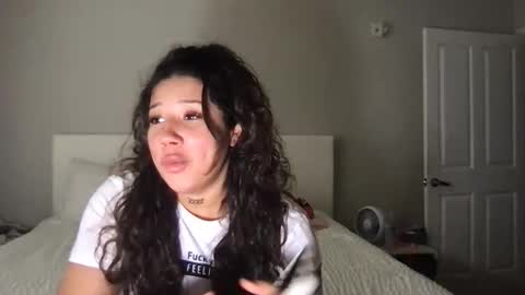 Snapshot of servexely chatting on March 3, 6:14 pm servexely online show from March 3, 6:14 pm