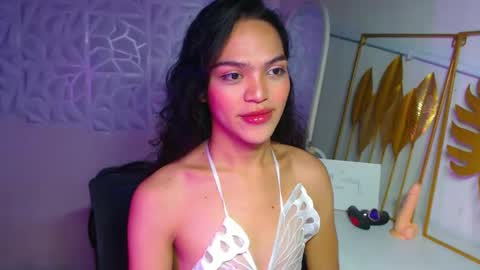 Bella online show from December 4, 8:17 pm