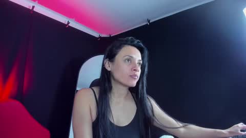 Snapshot of sesymilf chatting on October 4, 3:15 am LUCERO online show from October 4, 3:15 am