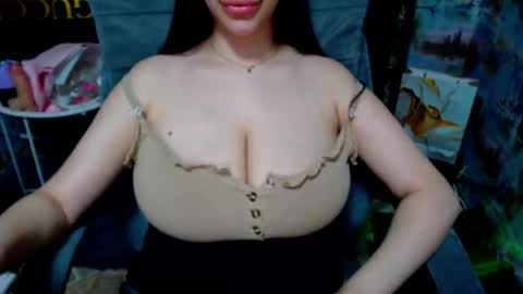 Snapshot of seu_cute chatting on May 19, 7:42 pm seu_cute online show from May 19, 7:42 pm