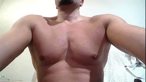 Snapshot of sex_machine_19 chatting on October 10, 8:35 am SEX MACHINE 19 online show from October 10, 8:35 am