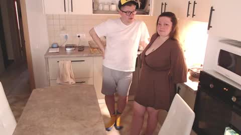 Snapshot of sex_space chatting on April 28, 2:11 pm Roxy Kate Mary Alex Arnold online show from April 28, 2:11 pm