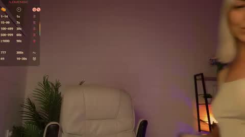 Melissa online show from July 20, 8:55 pm