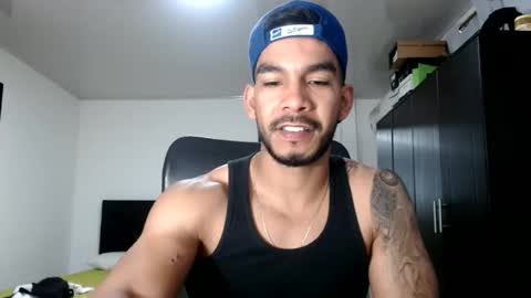 Snapshot of sexbert_ chatting on June 22, 3:25 am Albert online show from June 22, 3:25 am