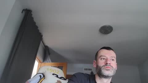 Snapshot of sexbrute chatting on April 12, 12:10 pm sexbrute online show from April 12, 12:10 pm