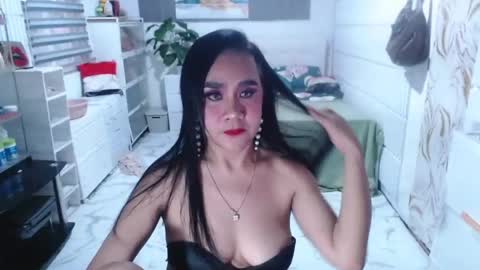 Snapshot of sexcum_trendingts_now chatting on July 9, 10:14 pm MS Anna online show from July 9, 10:14 pm