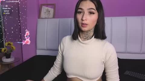 Snapshot of sexengel_lissa chatting on October 19, 9:15 pm sexengel_lissa online show from October 19, 9:15 pm
