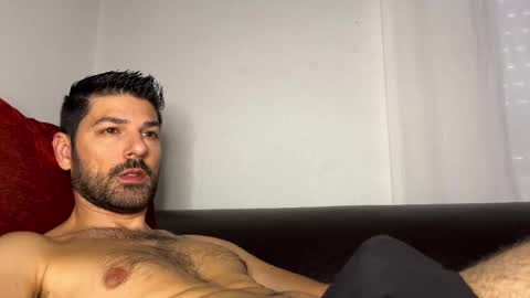 Snapshot of sexfriendch chatting on October 29, 8:49 am Lucenzo  online show from October 29, 8:49 am