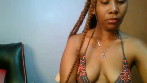 Snapshot of sexie_curvie chatting on February 3, 7:07 am Maggie online show from February 3, 7:07 am