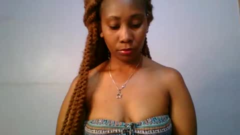 Snapshot of sexie_curvie chatting on February 7, 11:56 am Maggie online show from February 7, 11:56 am