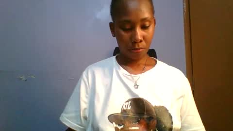 Snapshot of sexie_curvie chatting on February 13, 7:45 am Maggie online show from February 13, 7:45 am