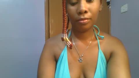 Snapshot of sexie_curvie chatting on February 14, 3:26 pm Maggie online show from February 14, 3:26 pm