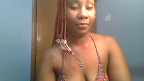 Snapshot of sexie_curvie chatting on February 17, 1:53 pm Maggie online show from February 17, 1:53 pm