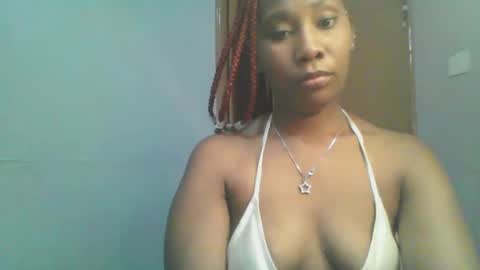 Snapshot of sexie_curvie chatting on February 18, 12:39 pm Maggie online show from February 18, 12:39 pm