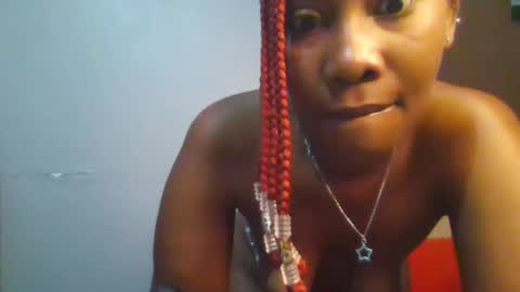 Snapshot of sexie_curvie chatting on February 26, 4:14 am Maggie online show from February 26, 4:14 am
