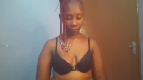 Snapshot of sexie_curvie chatting on February 26, 7:31 am Maggie online show from February 26, 7:31 am