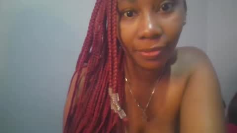 Snapshot of sexie_curvie chatting on February 28, 4:10 am Maggie online show from February 28, 4:10 am