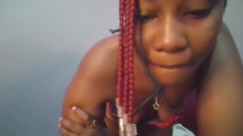 Snapshot of sexie_curvie chatting on March 4, 4:06 am Maggie online show from March 4, 4:06 am