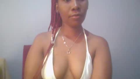 Snapshot of sexie_curvie chatting on March 6, 12:19 pm Maggie online show from March 6, 12:19 pm