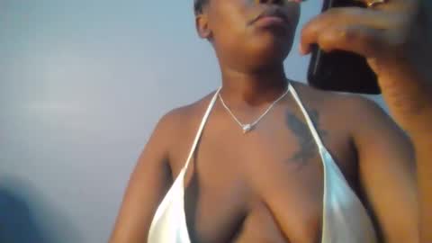 Snapshot of sexie_curvie chatting on September 16, 6:31 pm Maggie online show from September 16, 6:31 pm