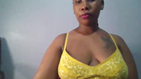 Snapshot of sexie_curvie chatting on September 24, 6:11 pm Maggie online show from September 24, 6:11 pm