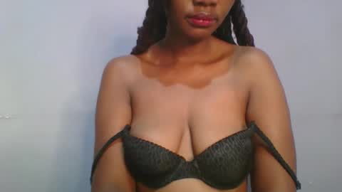 Snapshot of sexie_love chatting on October 19, 5:08 am Nancy online show from October 19, 5:08 am