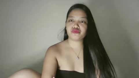 Snapshot of sexie_scarlette chatting on May 10, 2:33 pm sexie_scarlette online show from May 10, 2:33 pm