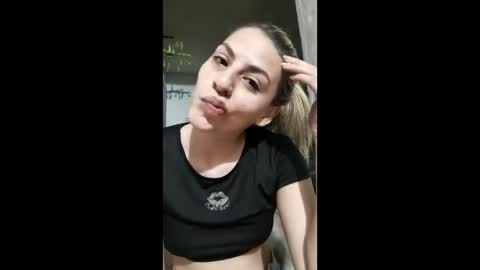 monserat y thony online show from April 12, 2:38 am