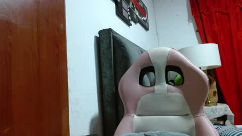 Snapshot of sexmilkdirty chatting on March 27, 11:37 pm sexmilkdirty online show from March 27, 11:37 pm