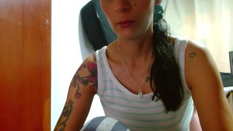 Snapshot of sexmilkdirty chatting on April 6, 8:32 pm sexmilkdirty online show from April 6, 8:32 pm