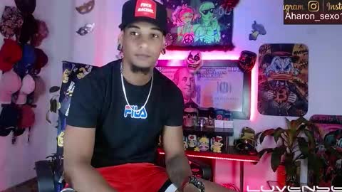 Aharon  ravelo online show from February 15, 4:53 am