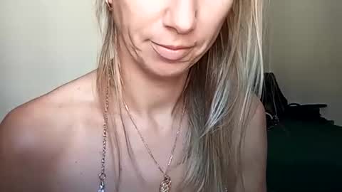 Snapshot of sexualangel chatting on September 18, 7:32 am Verona online show from September 18, 7:32 am