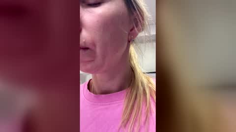 Snapshot of sexualangel chatting on May 16, 4:42 am Verona online show from May 16, 4:42 am