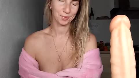 Snapshot of sexualangel chatting on May 29, 2:53 am Verona online show from May 29, 2:53 am