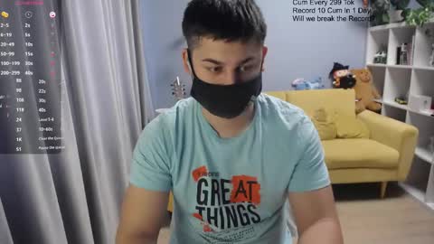 Snapshot of sexxxdickbig chatting on April 18, 8:40 am Tommy online show from April 18, 8:40 am