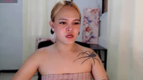 sexxxy_caroline online show from May 3, 9:04 am