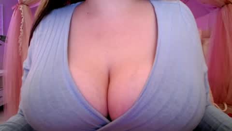 Snapshot of sexxxyprincess chatting on May 27, 1:35 am Princess online show from May 27, 1:35 am