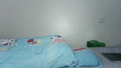 kisses online show from April 14, 10:38 pm