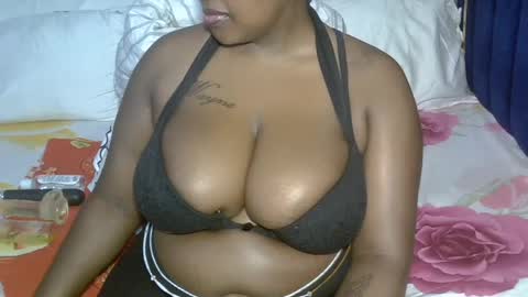 Snapshot of sexxy_brii chatting on May 22, 4:52 am sexxy_brii online show from May 22, 4:52 am