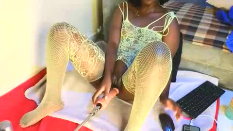 Snapshot of sexxy_mariana chatting on January 12, 3:34 am sexxy mariana online show from January 12, 3:34 am