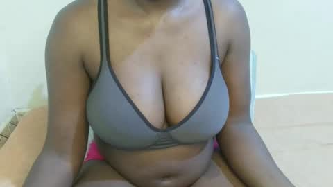 Snapshot of sexxy_maya1 chatting on April 21, 5:58 am sexxy_maya1 online show from April 21, 5:58 am