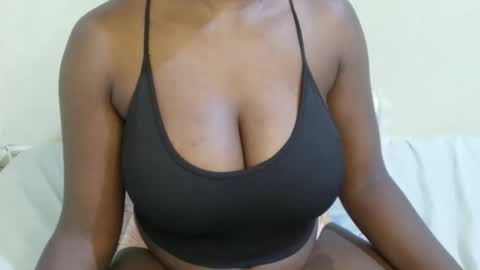 Snapshot of sexxy_maya1 chatting on April 30, 10:58 pm sexxy_maya1 online show from April 30, 10:58 pm