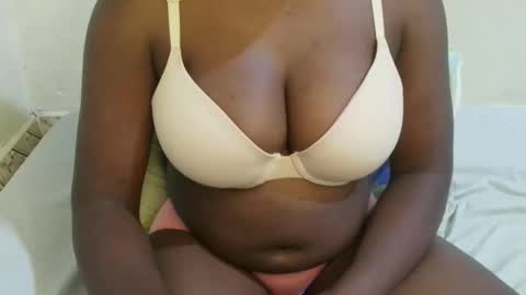 Snapshot of sexxy_maya1 chatting on May 14, 9:54 pm sexxy_maya1 online show from May 14, 9:54 pm