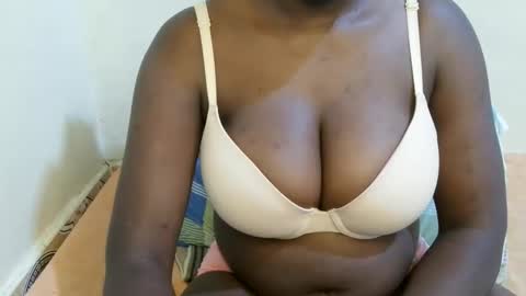 Snapshot of sexxy_maya1 chatting on May 16, 10:12 am sexxy_maya1 online show from May 16, 10:12 am