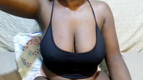 Snapshot of sexxy_maya1 chatting on June 10, 8:41 pm sexxy_maya1 online show from June 10, 8:41 pm