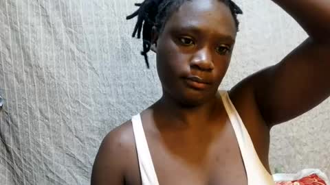 Snapshot of sexxy_maya1 chatting on July 16, 4:51 am sexxy_maya1 online show from July 16, 4:51 am