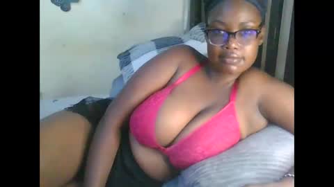Snapshot of sexxy_mish chatting on April 27, 5:16 am sexxy_mish online show from April 27, 5:16 am