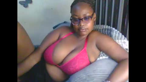 Snapshot of sexxy_mish chatting on May 1, 4:50 am sexxy_mish online show from May 1, 4:50 am