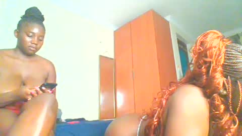 Snapshot of sexxy_thick_ebony chatting on June 27, 12:22 pm Sweet doll online show from June 27, 12:22 pm