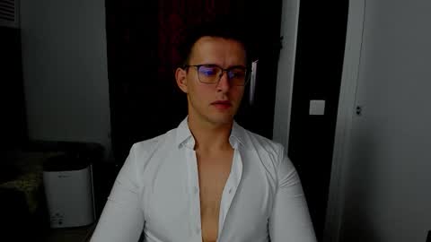 Sexxymuscles4U online show from November 15, 9:39 am